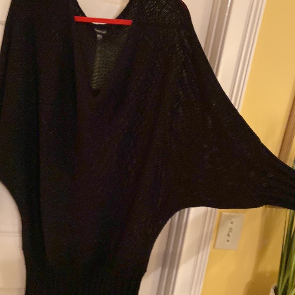 bebe Scope Neck Black & Silver Metallic Surplus LS Sweater Tunic - Picture 3 of 11